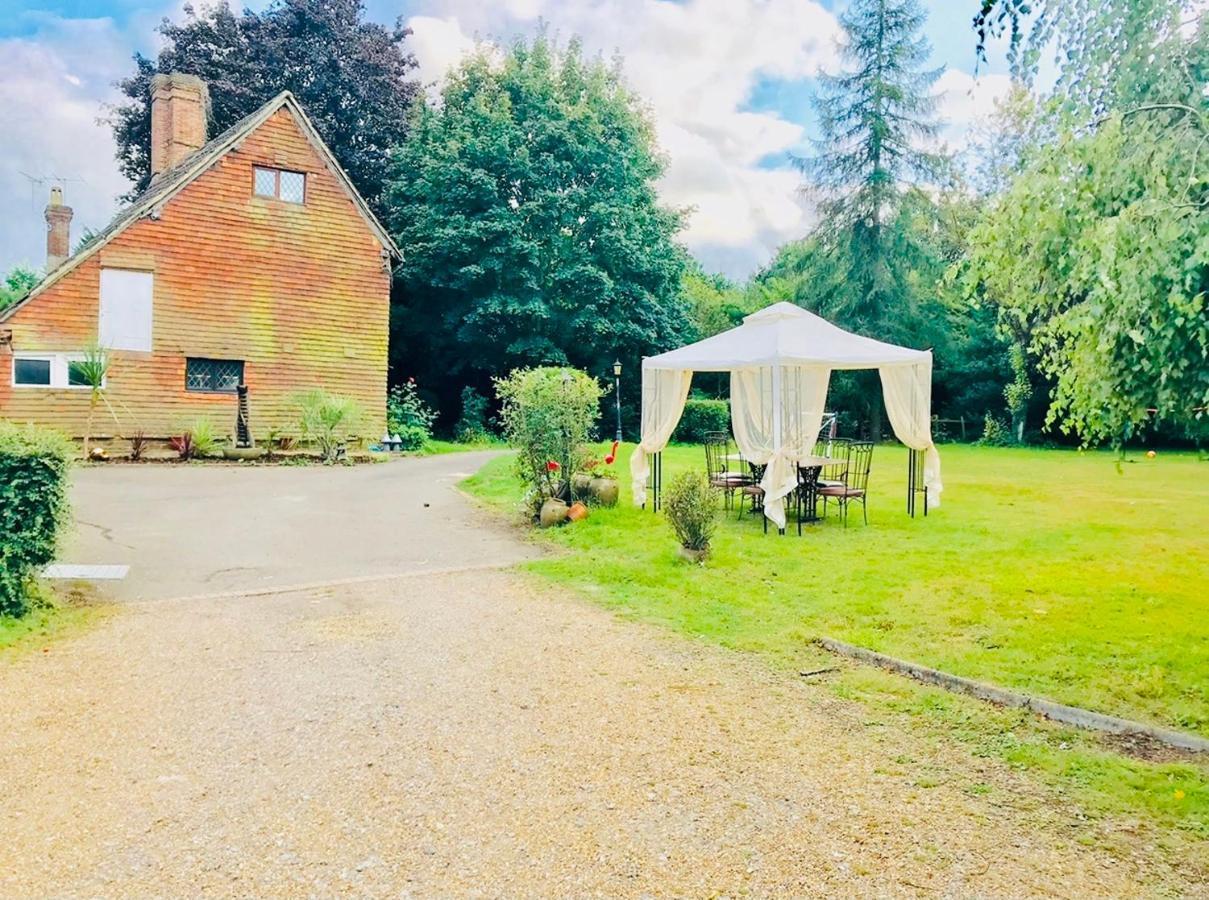 Oldlands Farmhouse Gatwick Apartment Horley Exterior photo